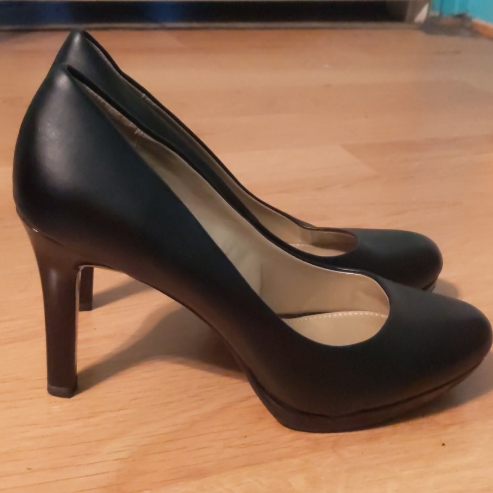 Bandolino heels size 9